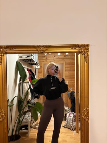 Customer photo review of CROP SWEATER BLACK