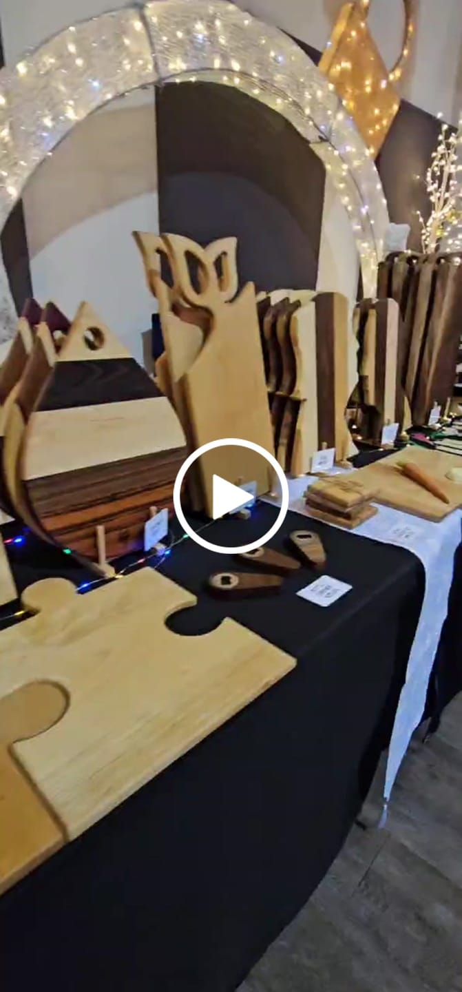 Customer video review of 15x12" Sea Turtle Shaped Serving Board Acrylic Router Template