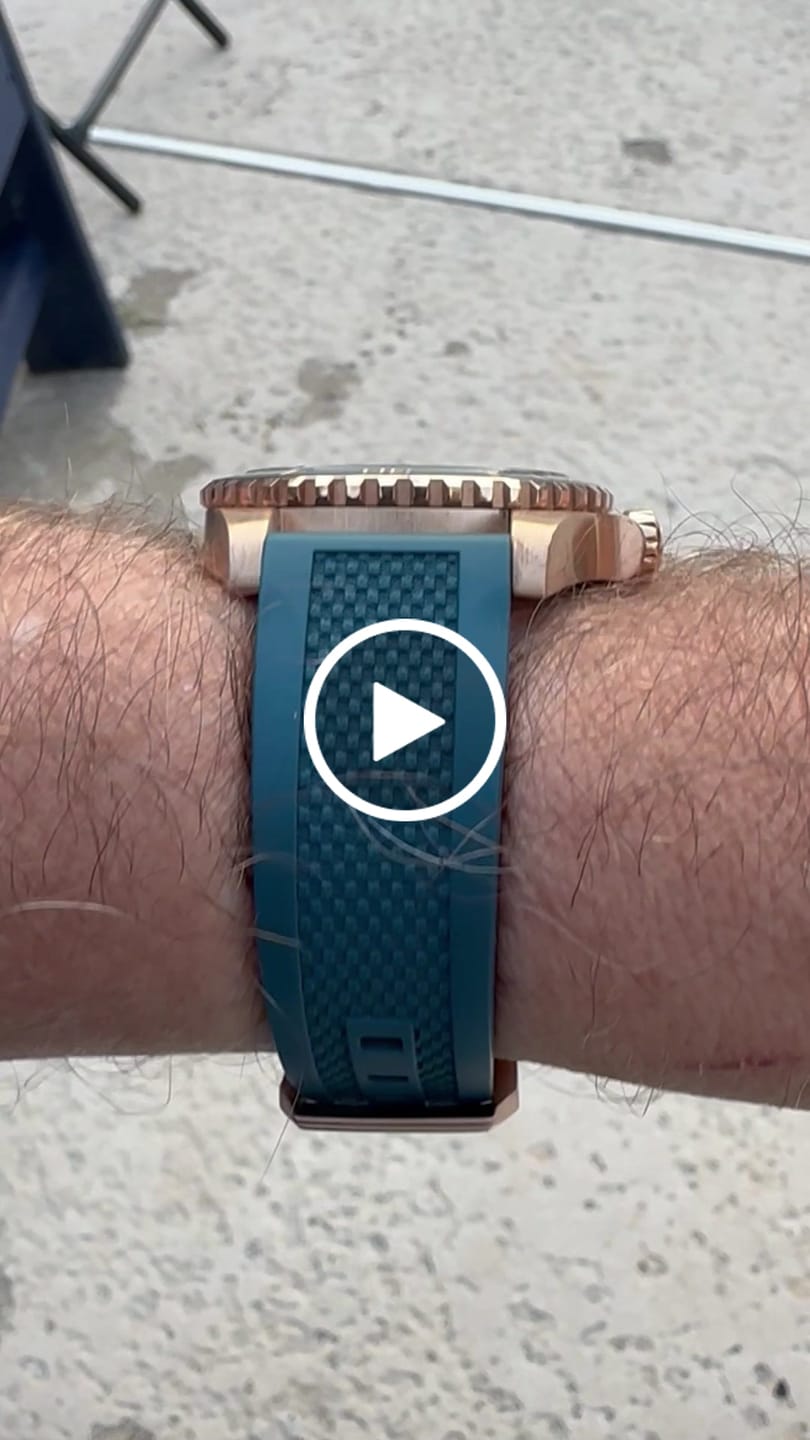 Customer video review of SEATURTLE.OCEAN(BRONZE) - Automatic Bronze Diver Watch | Sea Blue/FKM Rubber