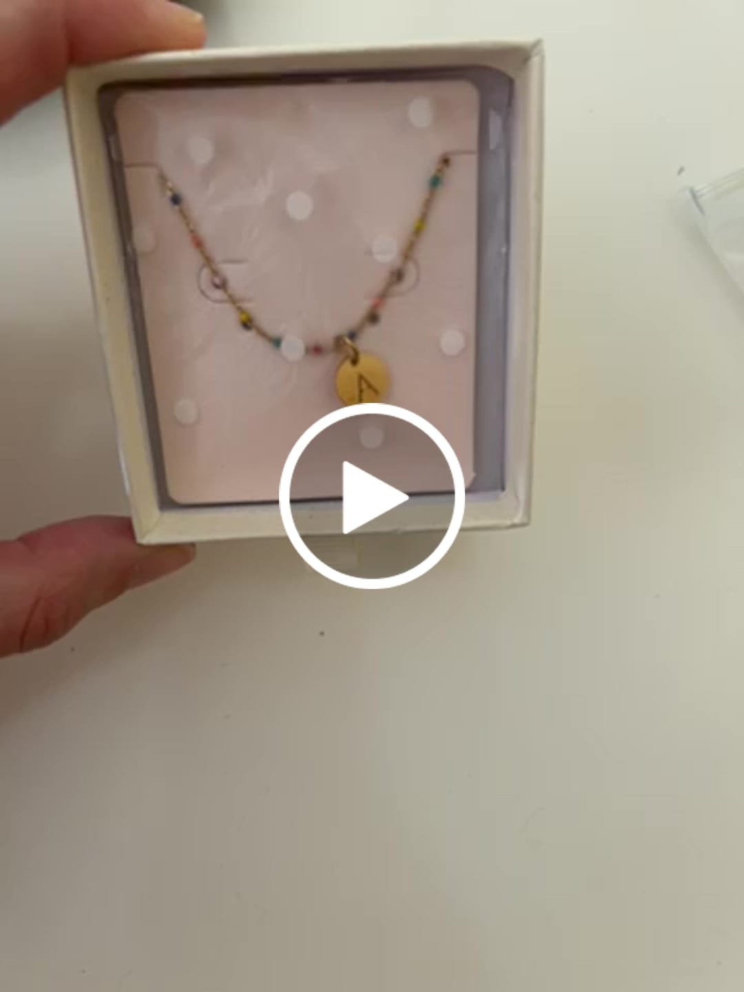 Customer video review of Collar Letras ABC