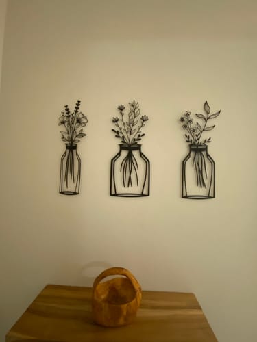 Customer photo review of Metal Flower Vase Wall Art (3 pieces)