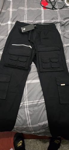 Customer photo review of Essentials V2 Cargo Pant Black