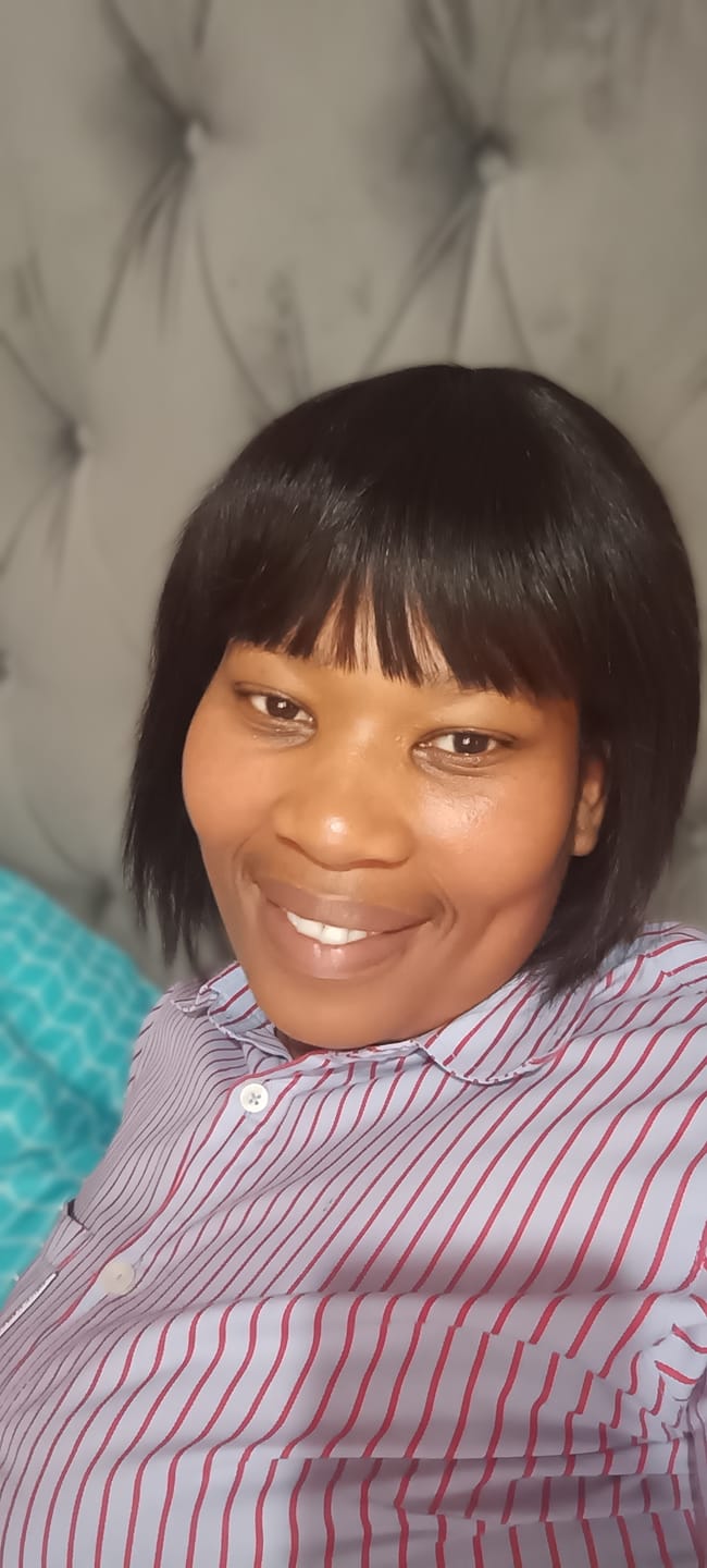 Customer photo review of Brazilian Blush Bob 12" & Straight Fringe Bob 8" Combo