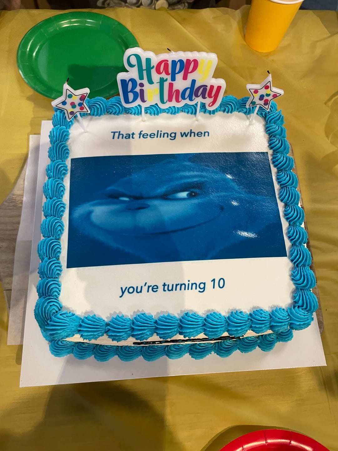 Customer photo review of 19 cm x 19 cm Square Pre-cut Custom Edible Icing Image