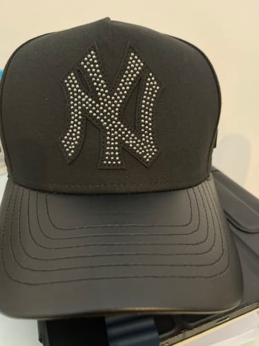 N. N. review of 9FORTY A-Frame New York Yankees Dark 90S Black Adjustable image 1 out of 1