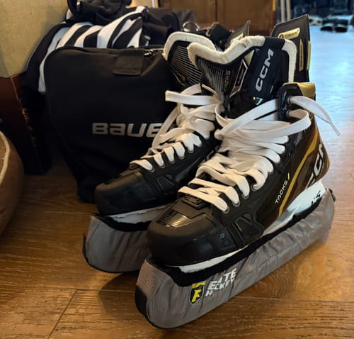 Customer photo review of WHITE NON-WAXED HOCKEY REFEREE LACES