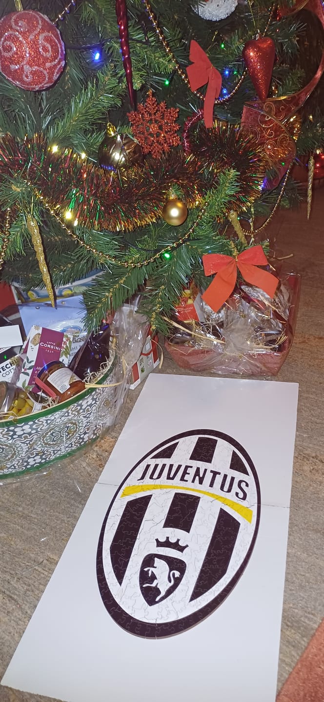 Customer photo review of Retro Logo Juventus® - Puzzle di Legno