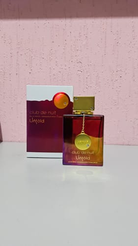 Reseña con foto de un cliente sobre Perfume Armaf Club de Nuit Untold EDP