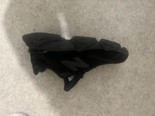 Customer photo review of New Balance 9060 TRIPLE BLACK