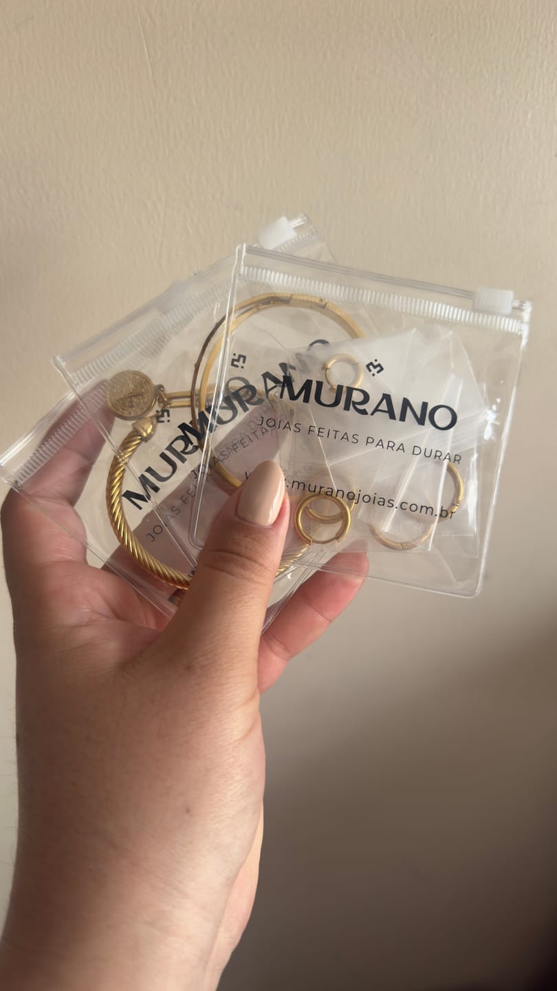 Customer photo review of Bracelete Pingente São Bento Banhado em Ouro 18K