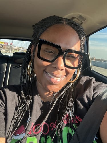 Customer photo review of 24"  Pre Bleached Human Hair Lace Lightweight Knotless HD Lace Box Braided Wig