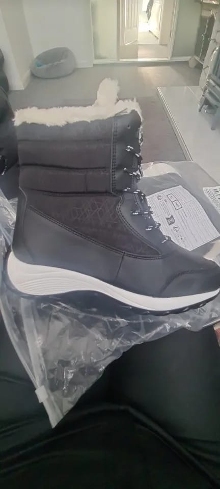 Customer photo review of Sequined Snow Boots Platform Ankle Waterproof Non-Slip Plush-Lined — Black | KIMLUD