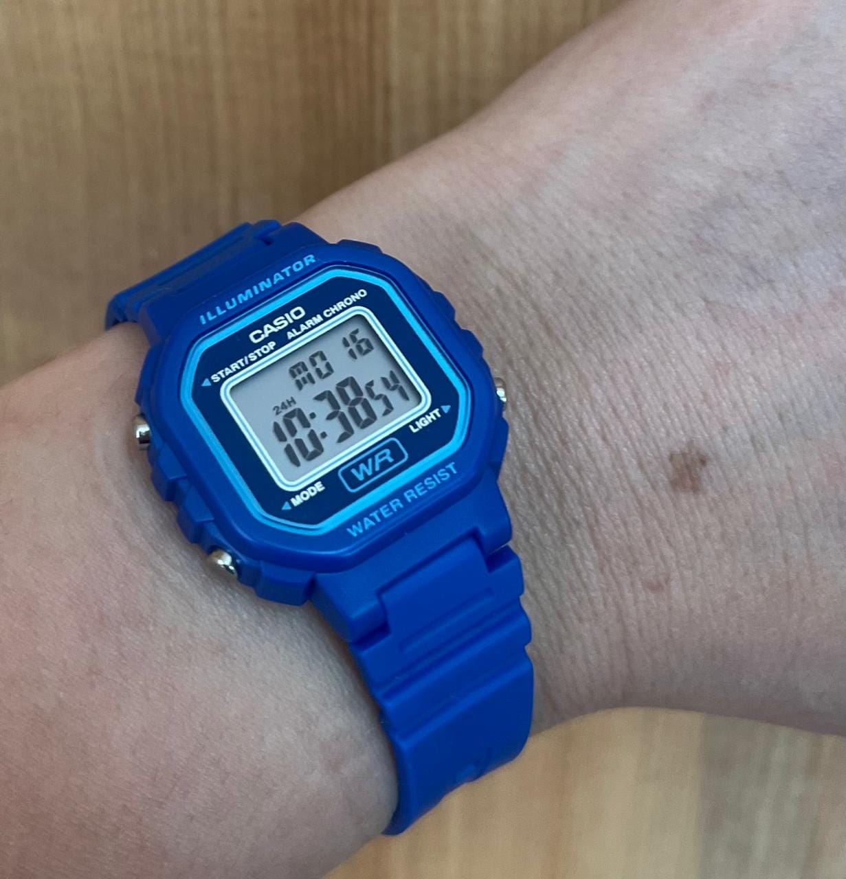 Customer photo review of Reloj Casio Vintage LA-20WH-2ADF Azul