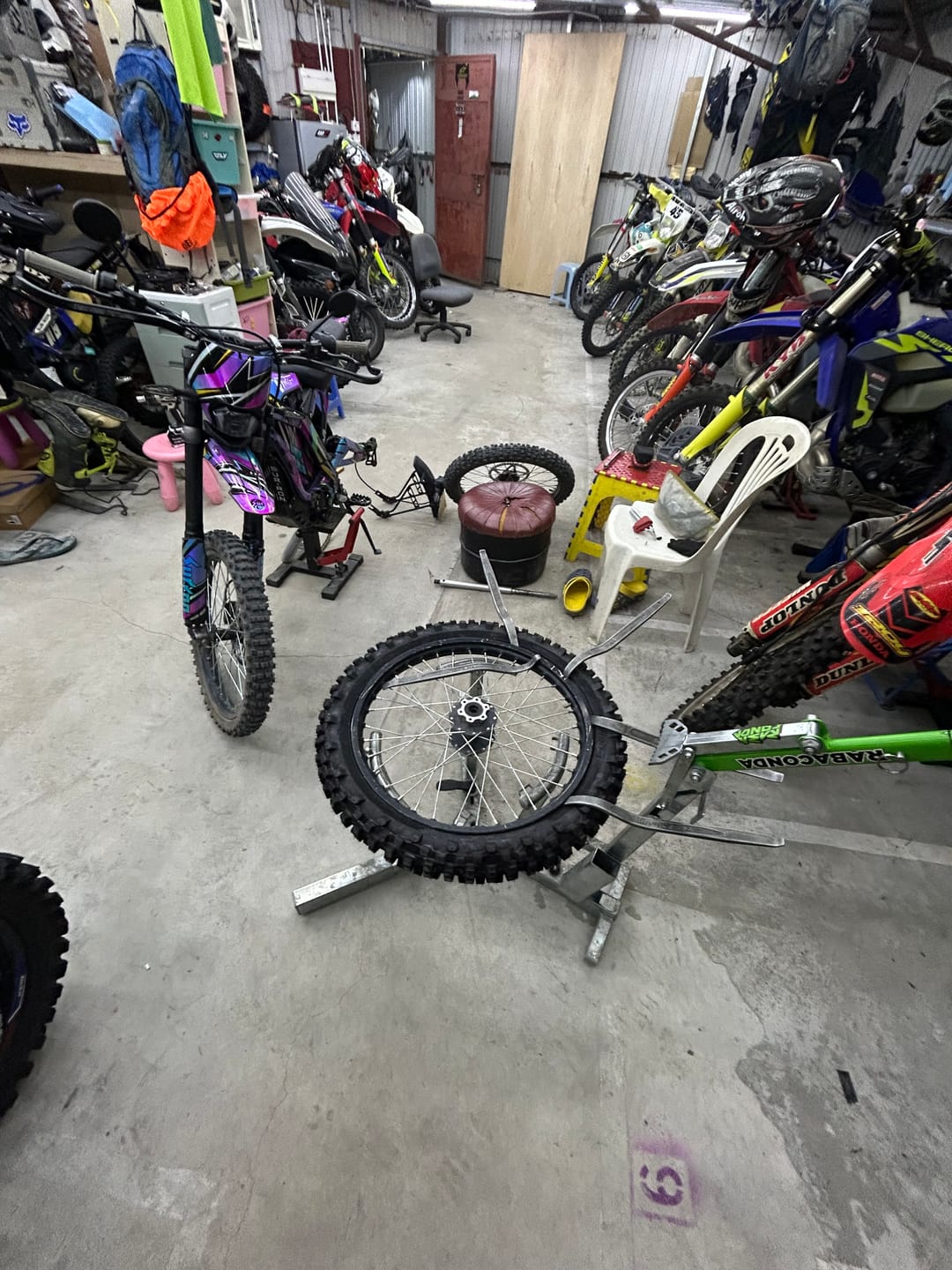 Customer photo review of Rabaconda Dirt Bike Tire Changer + FREE Pro Tire Iron Set