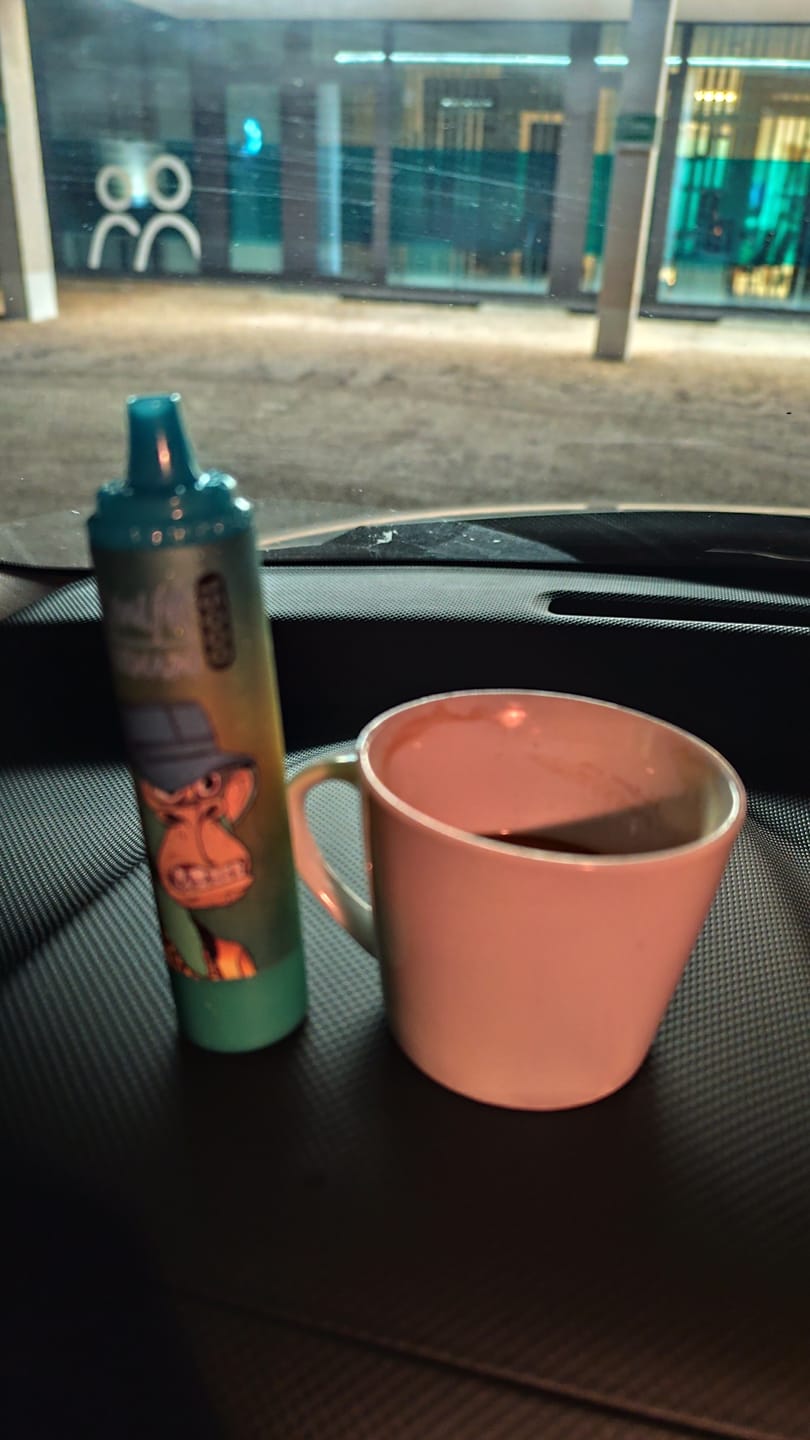 Customer photo review of RandM Tornado 15000 Disposable Vape