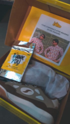 Customer photo review of FLAME Roasted Caramel Men's casual sneaker