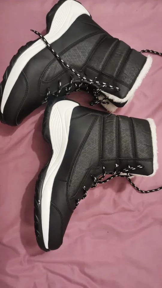 Customer photo review of Sequined Snow Boots Platform Ankle Waterproof Non-Slip Plush-Lined — Black | KIMLUD