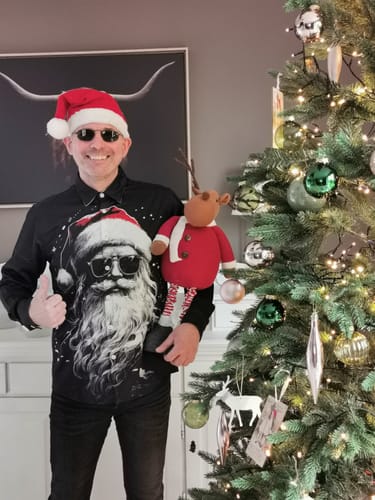 Customer photo review of Chemise à manches longues pour homme avec Père Noël cool pour les fêtes de Noël