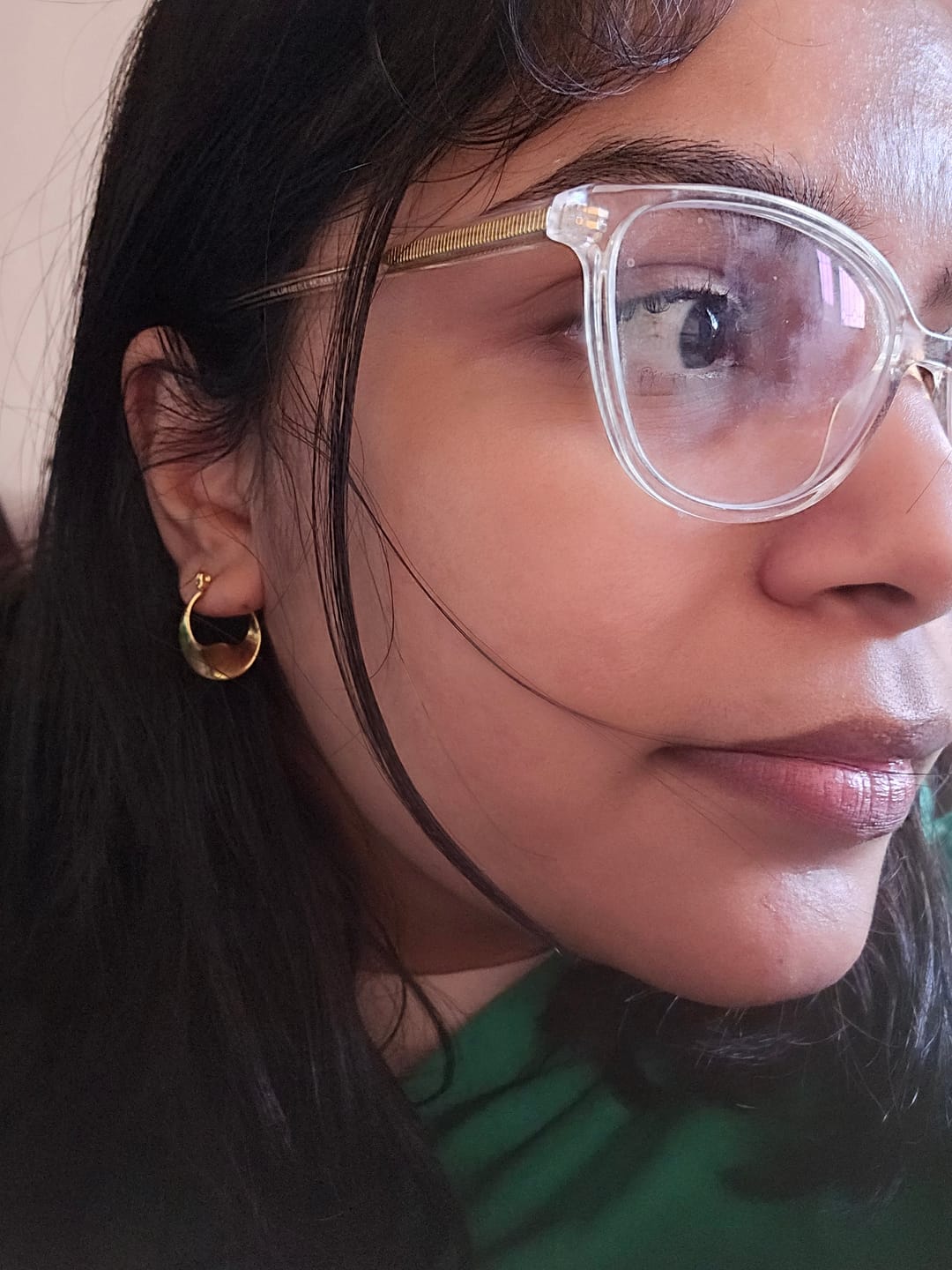 Customer photo review of Wobbly Circle Hoop Earrings