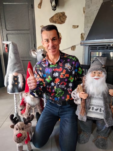 Customer photo review of Chemise à manches longues pour hommes, drôle et néon pour les fêtes de Noël