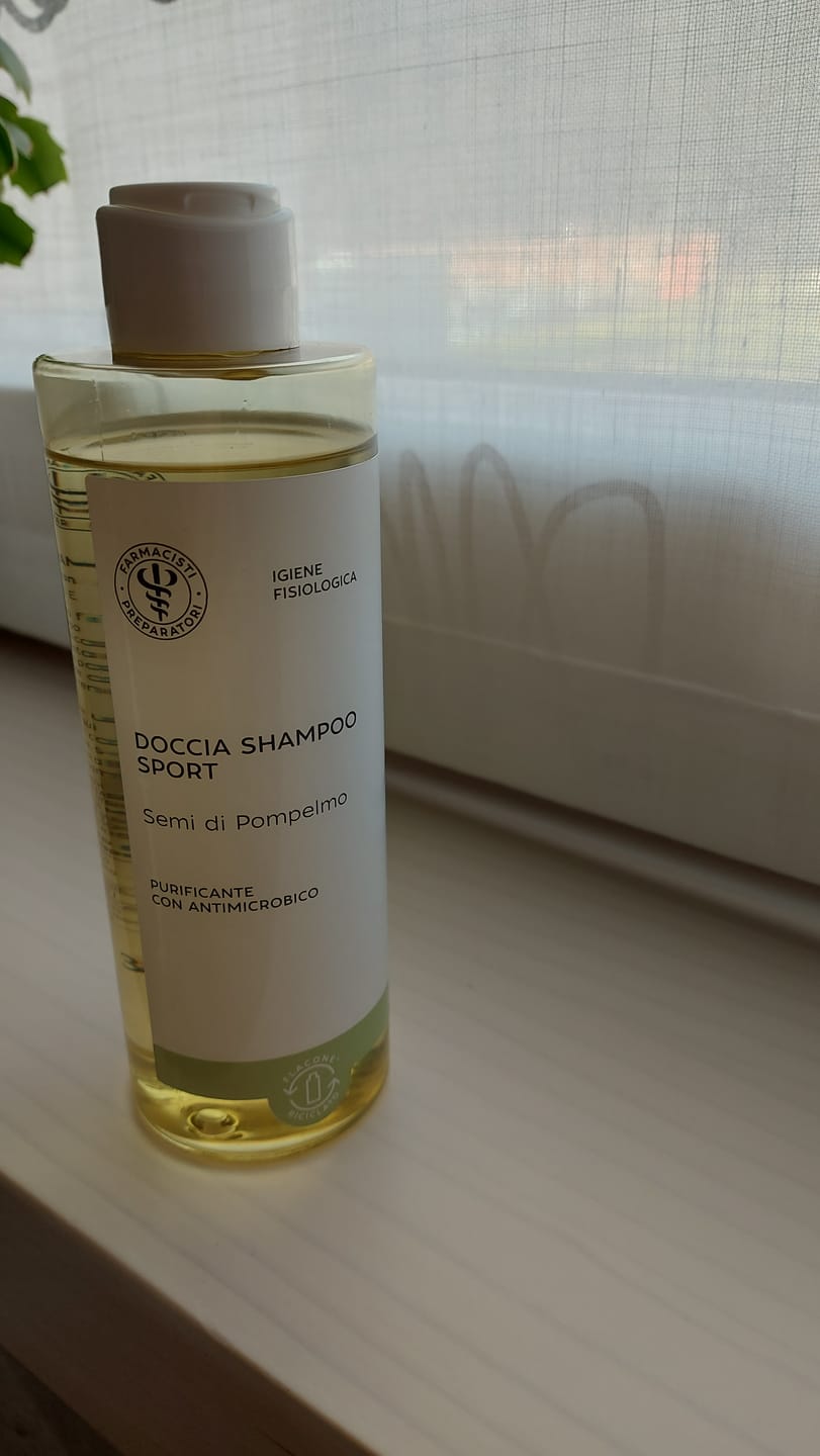 Customer photo review of DOCCIA SHAMPOO SPORT