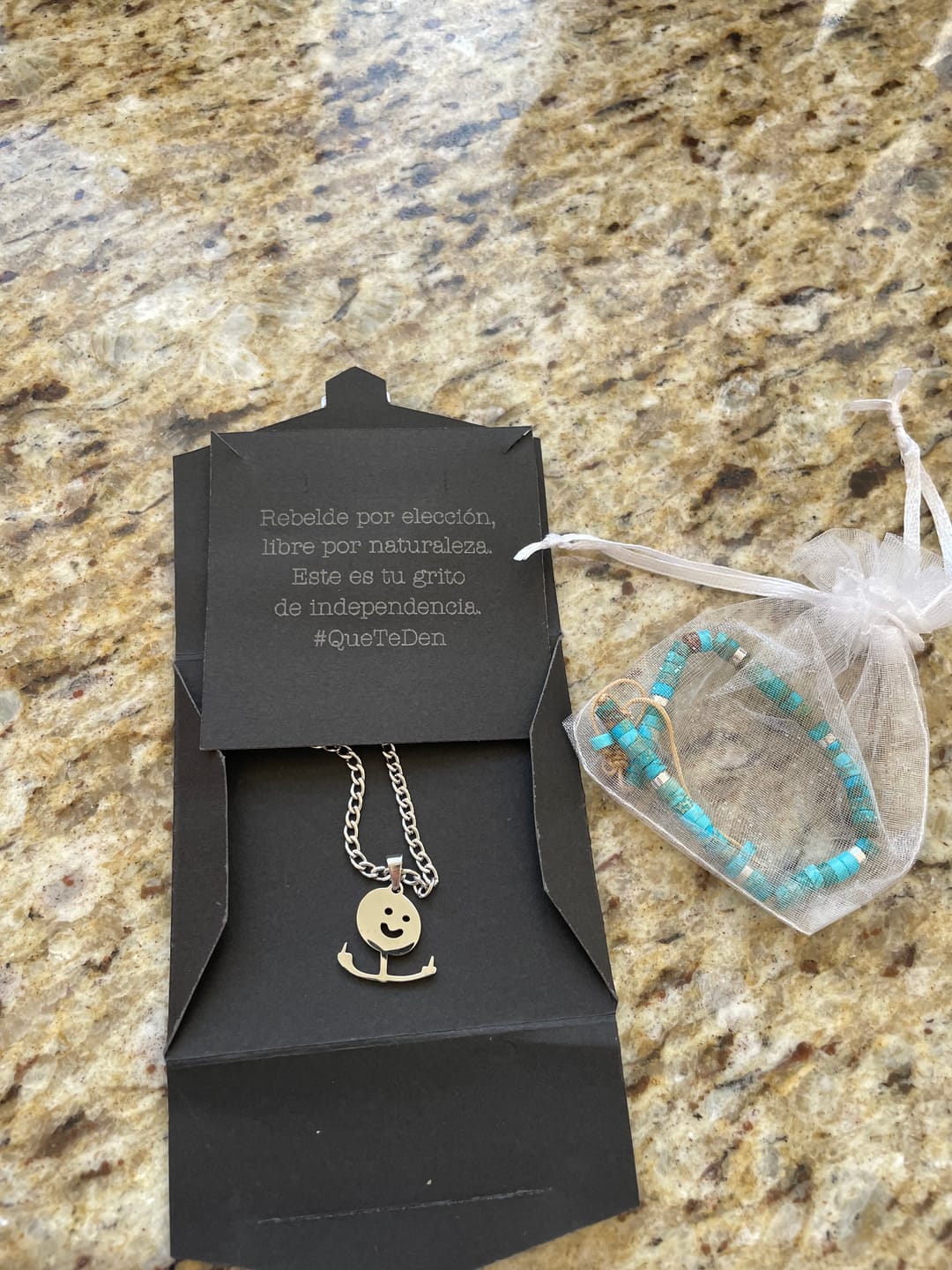 Customer photo review of Que te den V3 | Collar | Equannt