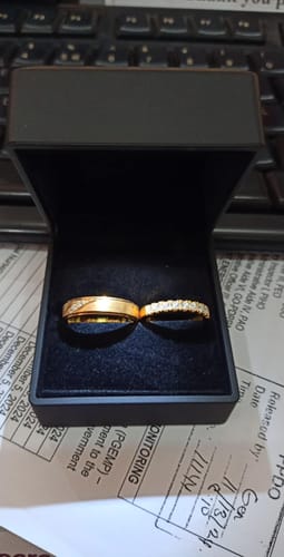Customer photo review of Petite Venise Wedding Rings
