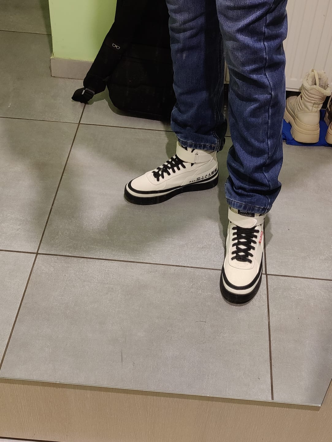 Customer photo review of HTXJPN Fuji3 High Top Sneakers