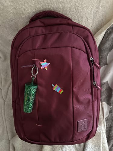 Customer photo review of Mochila Zilker Laptop 15.6" Cool Capital Vino
