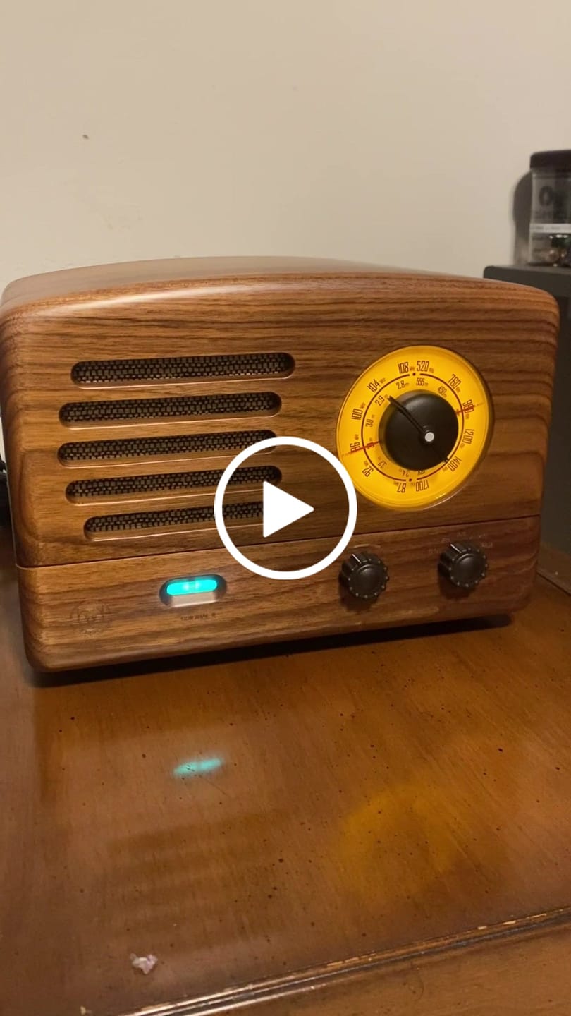 Customer video review of MUZEN Original 2 Ⅱ Retro Wooden AM/FM Radio Bluetooth Speaker