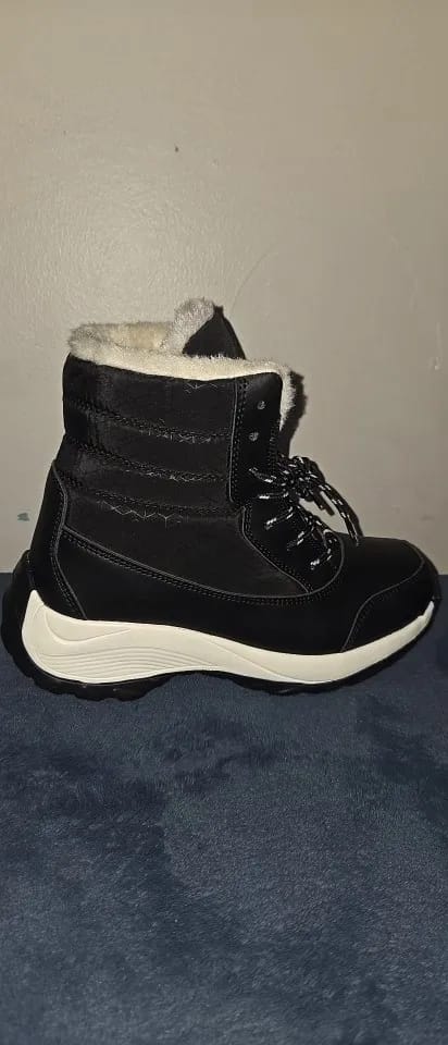 Customer photo review of Sequined Snow Boots Platform Ankle Waterproof Non-Slip Plush-Lined — Black | KIMLUD