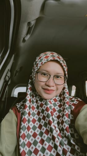 Customer photo review of Monogram Square (Burgundy)