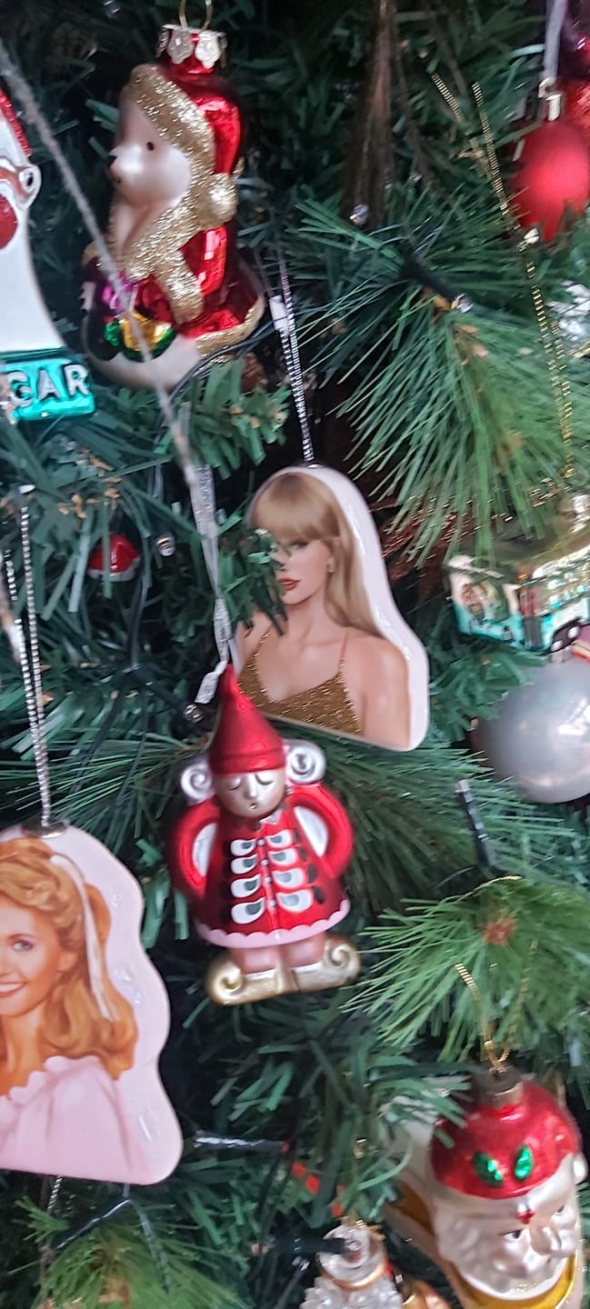 Customer photo review of 3D Bauble Princess of Pop