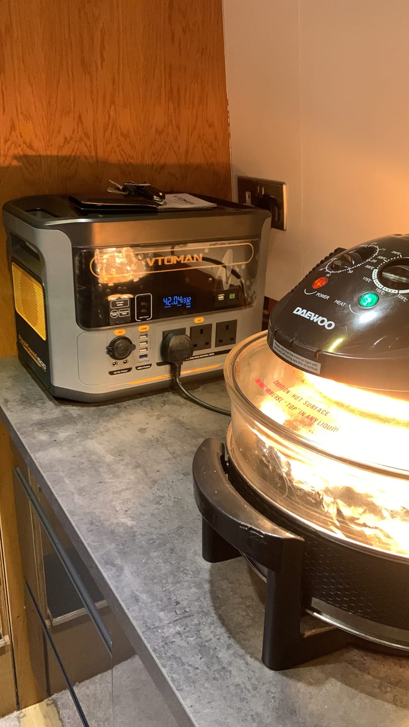Customer photo review of VTOMAN FlashSpeed 1500 Portable Power Station