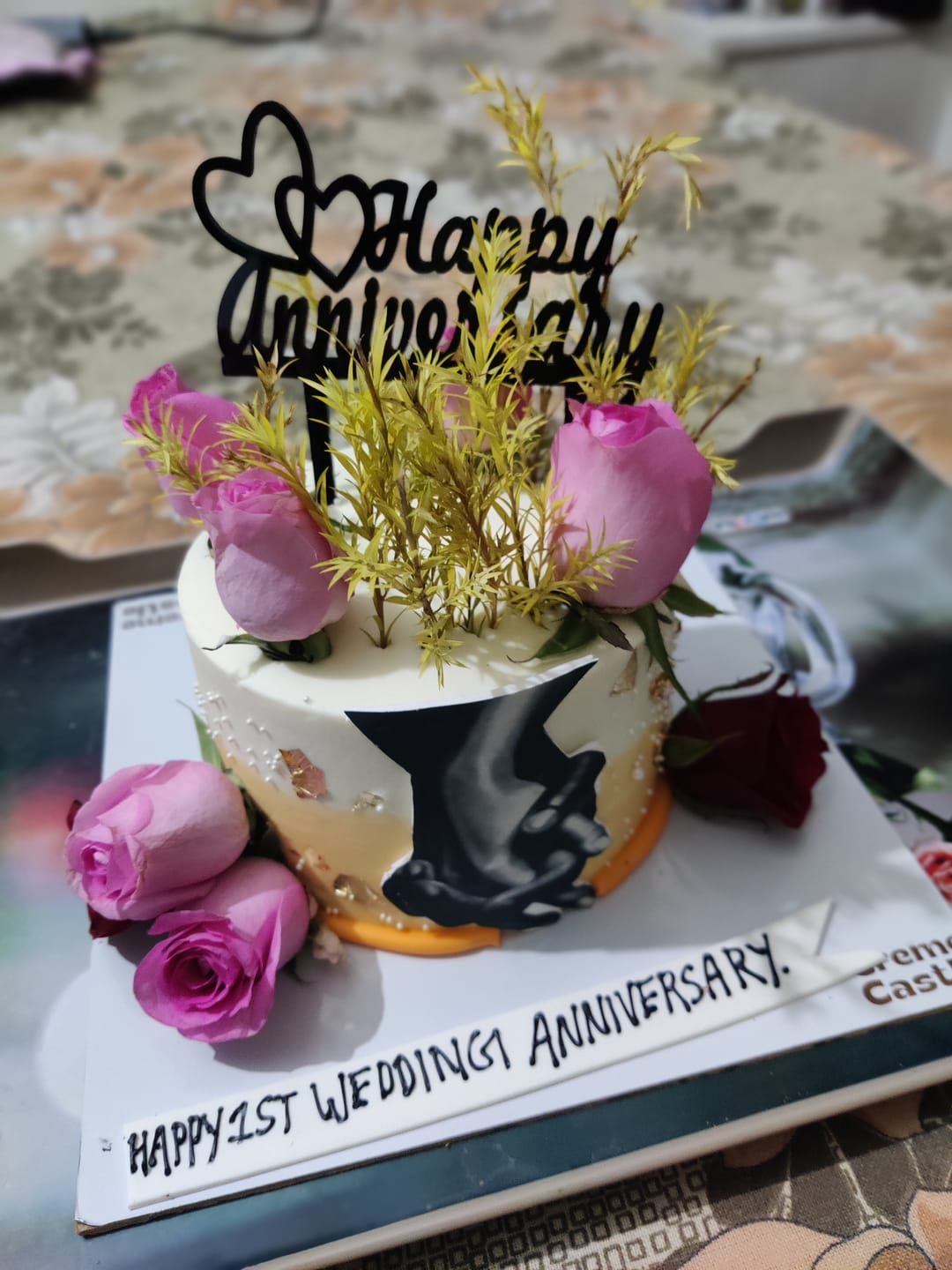 Customer photo review of Floral Hand in Hand Cake