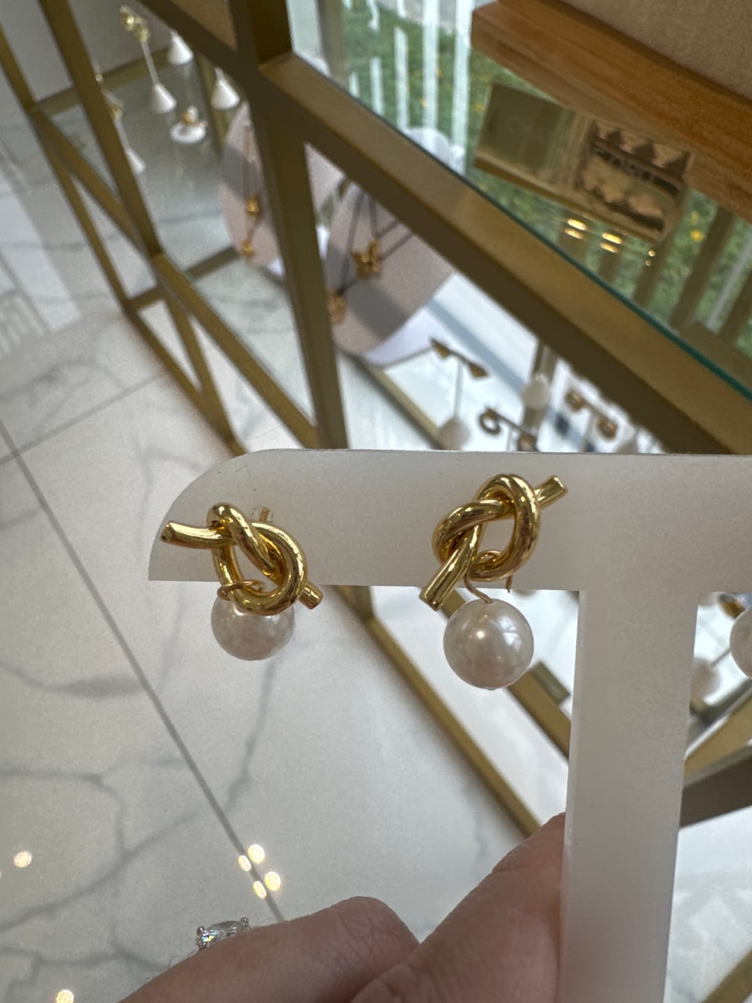 Customer photo review of Par Arete Nudo Con Perla