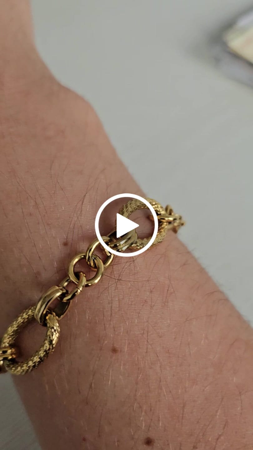 Customer video review of Pulseira Lux Banhada em Ouro 18k
