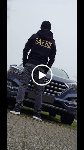 Customer video review of Lifestyle Herren Zip Hoodie Gold Edition mit Reißverschluss by SAEBIS®