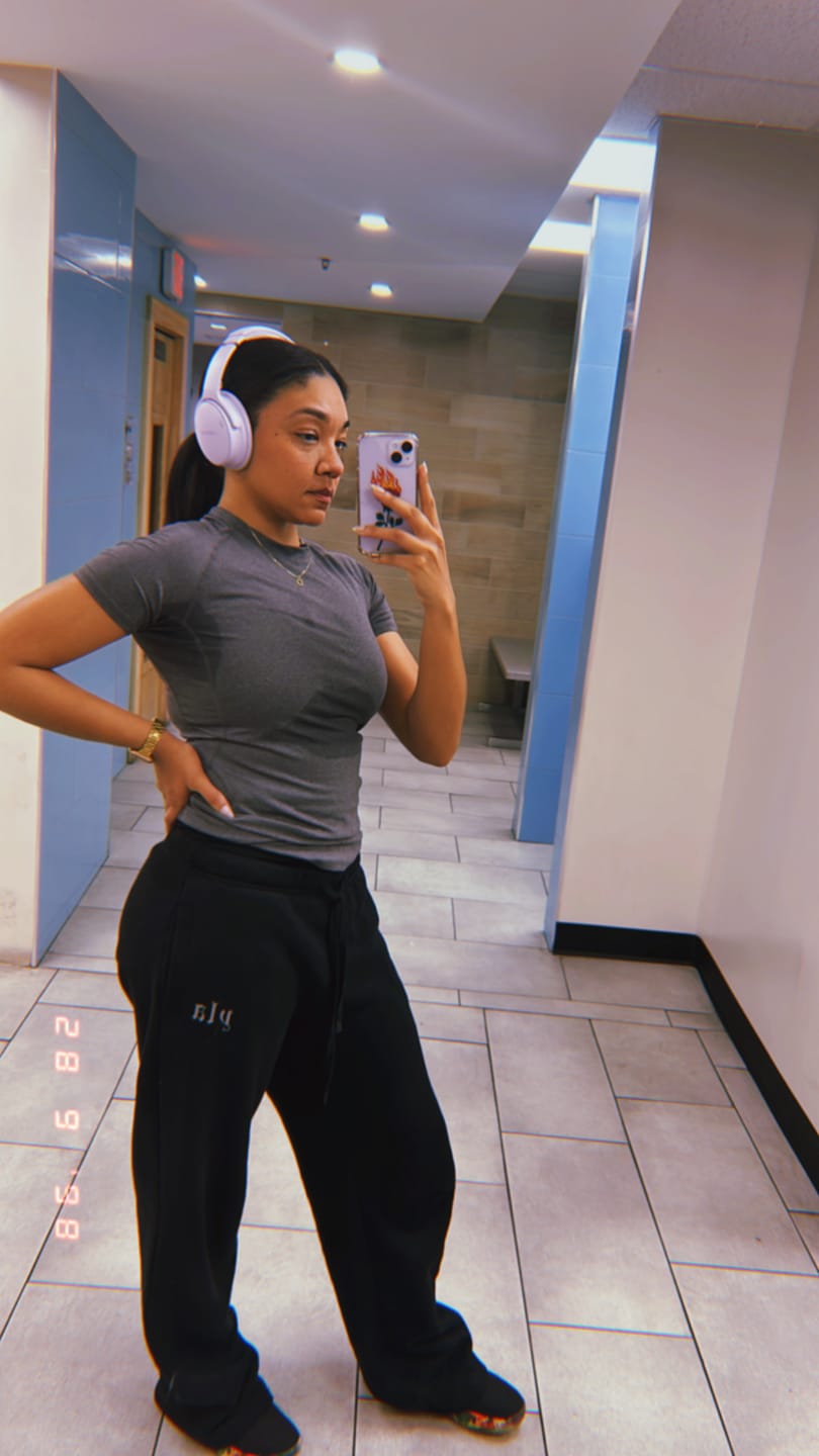 Customer photo review of W229 - Urban Straight Leg Jogger