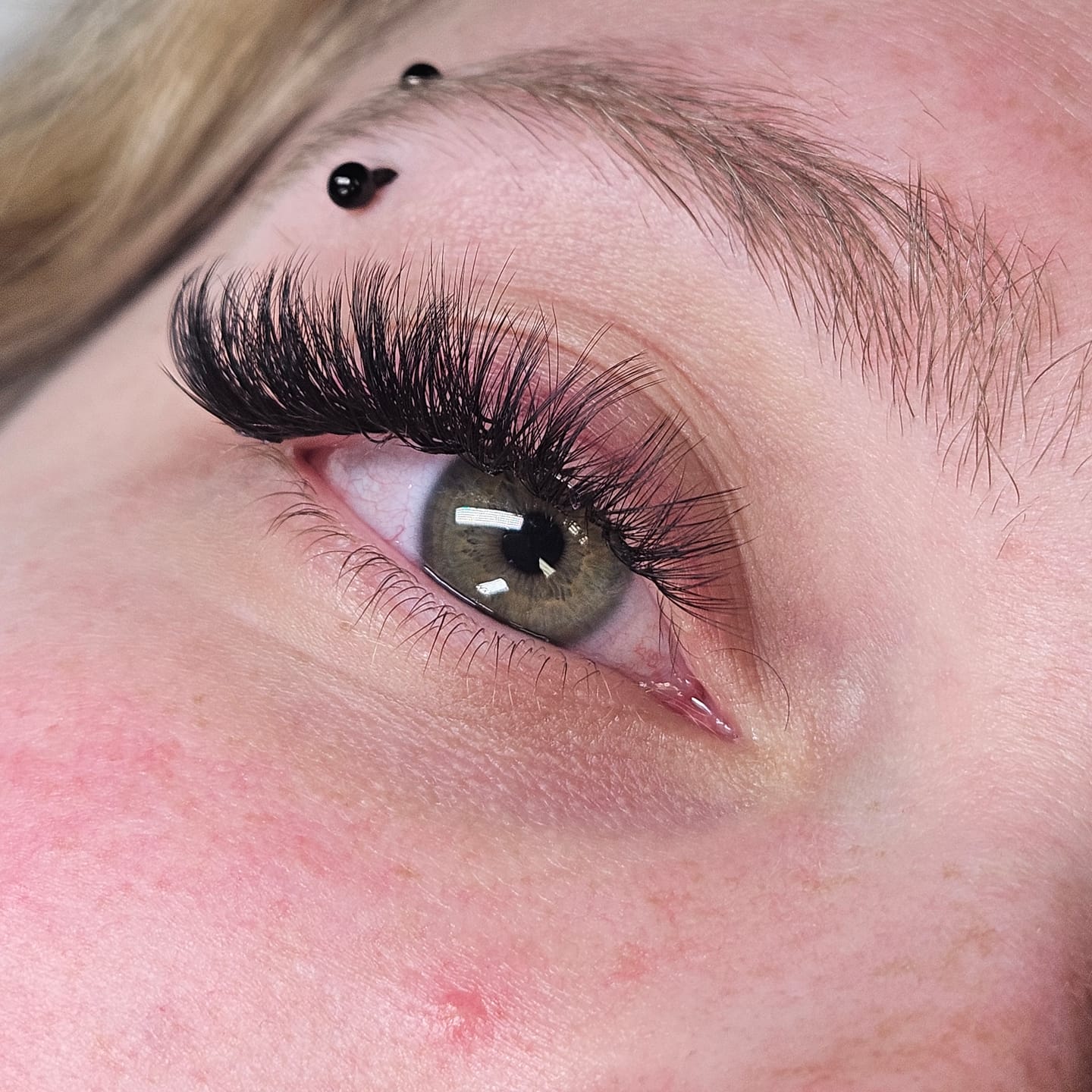 Customer photo review of Cashmere Volume Lash Extensions 0.03mm