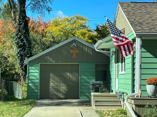 Customer photo review of Tennessee Volunteers "T" 3D Vintage Metal Wall Art