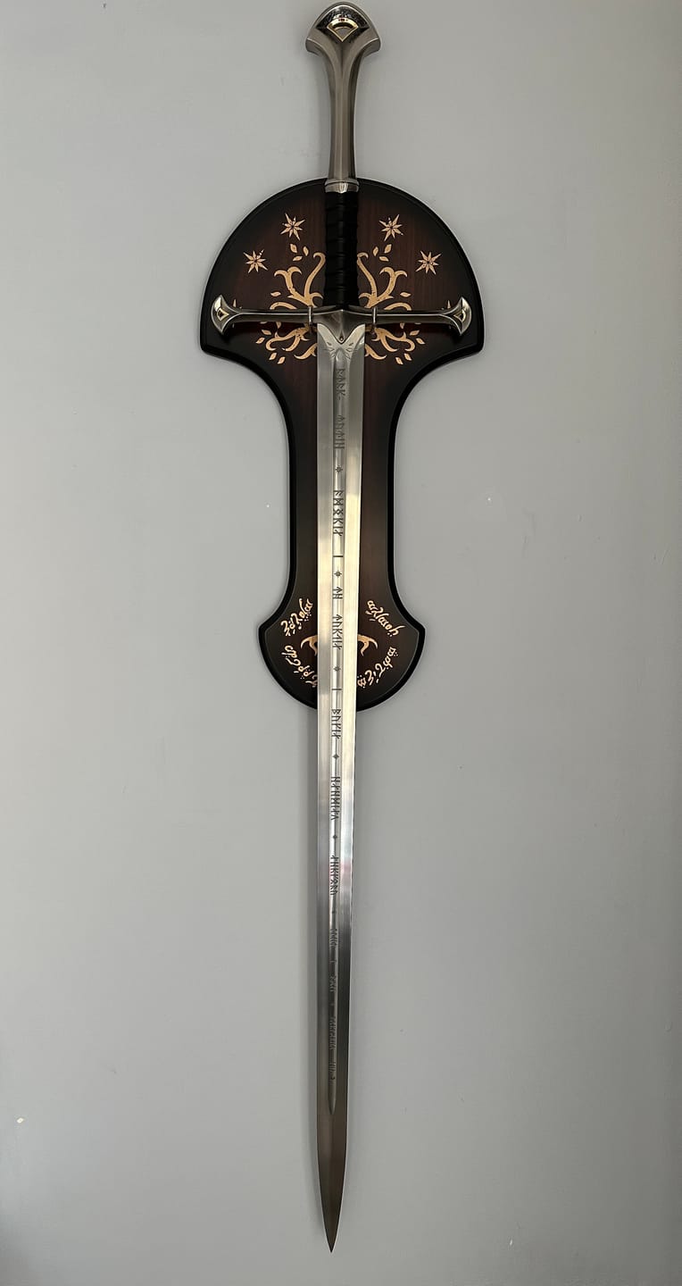 Customer photo review of Lord Of The Rings - United Cutlery Officially Licensed Anduril Sword of Aragorn