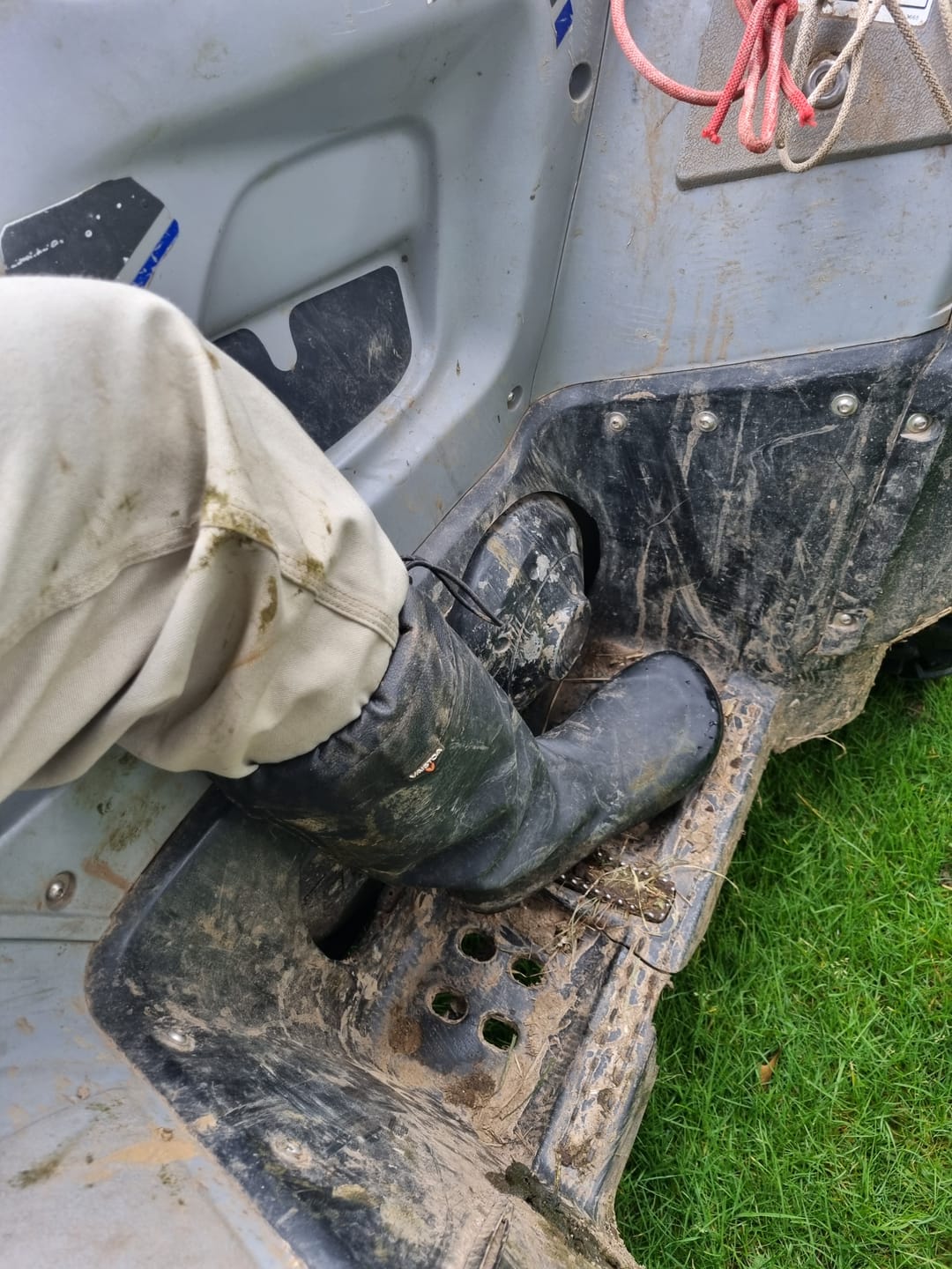 Customer photo review of Vaistoa Katve 2 | Rubber Barefoot Rain Boots