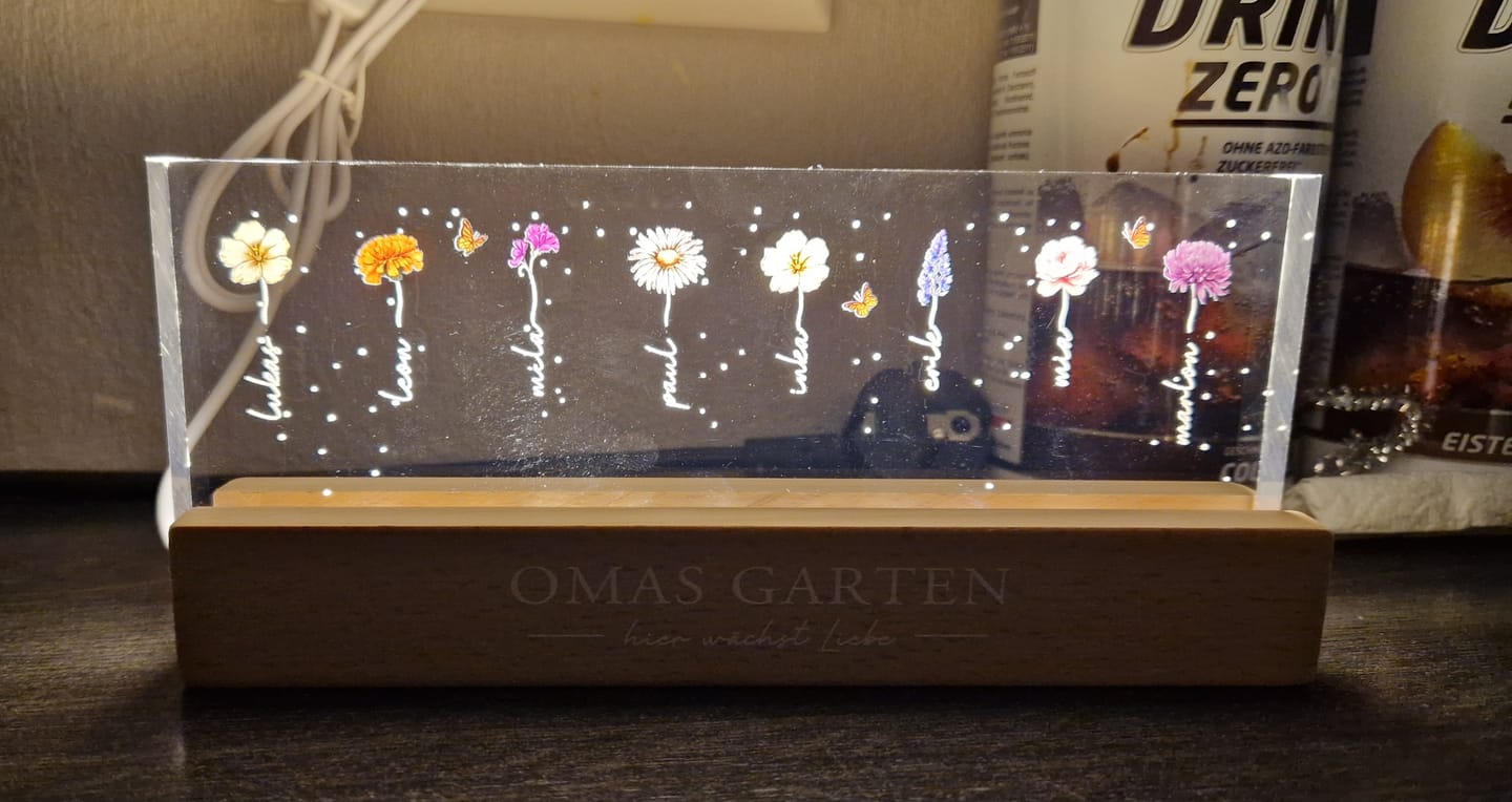 Customer photo review of Omas Garten - Personaliserter LED Aufsteller mit Blumen und Namen