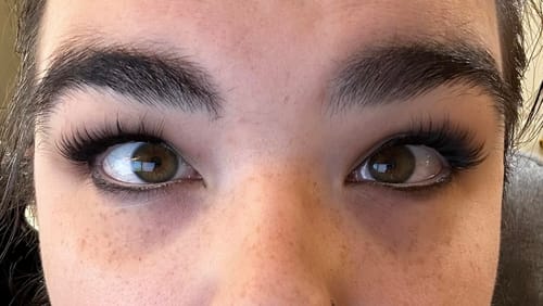 Customer photo review of FEATHER Self-adhesive  Cluster Lashes