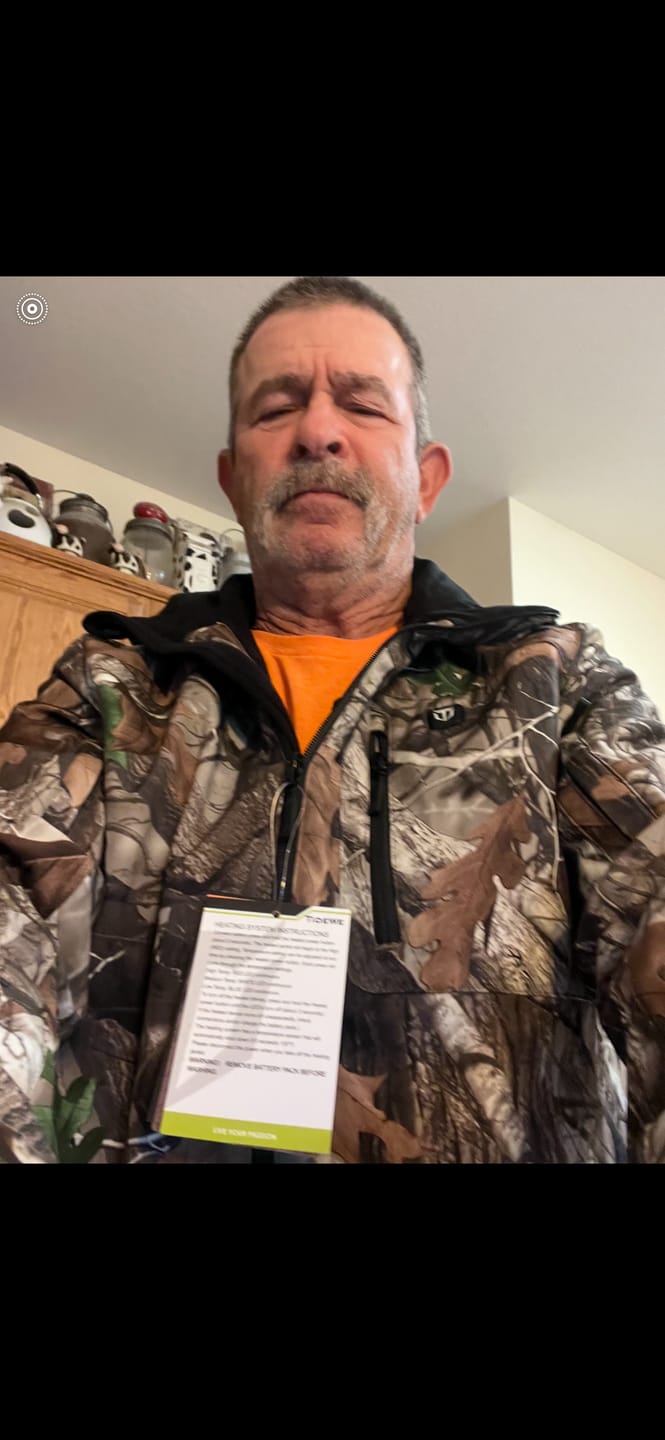 Customer photo review of TideWe Men's Soft Shell Heated Jacket Coat with Detachable Hood and Battery Pack Size S-XXXL