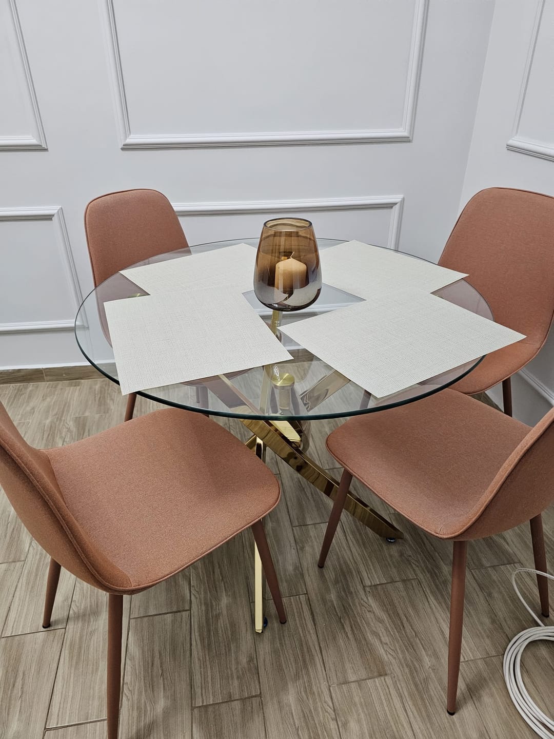Customer photo review of Masa AGIS, transparent/auriu, sticla securizata/metal, 90x90x75 cm