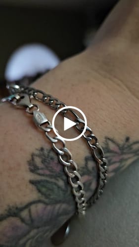Customer video review of 4mm Figaro Link Charm Bracelet