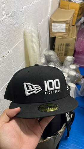 Customer photo review of 59FIFTY 100th Anniversary Black Fitted