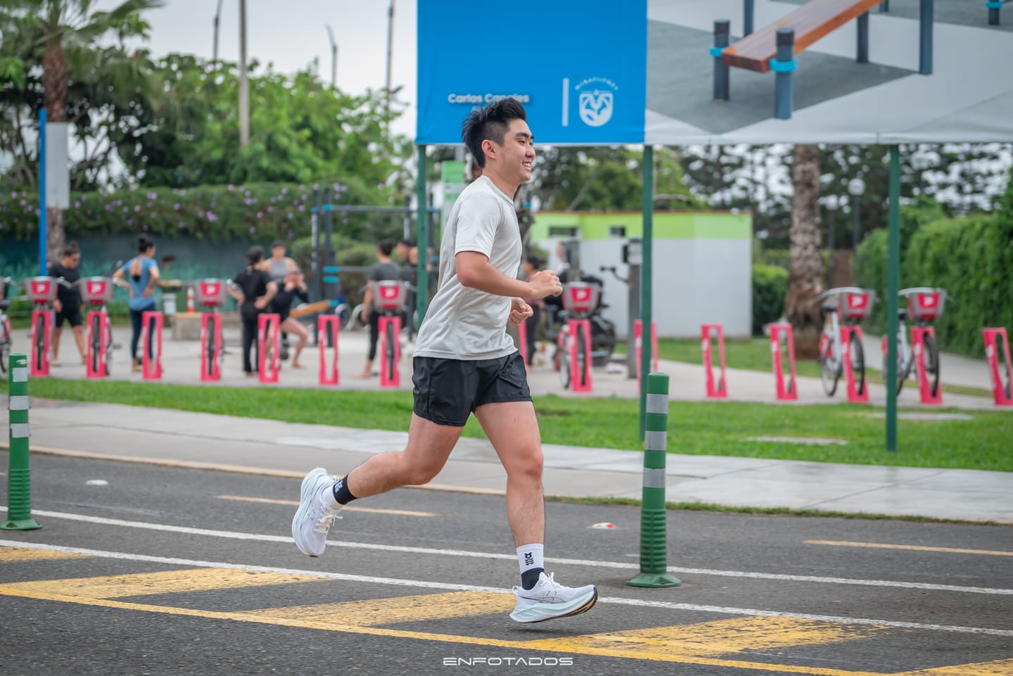 Customer photo review of Motion Trunk - Black